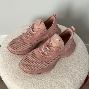 Steve Madden Milo Sneakers Size 10